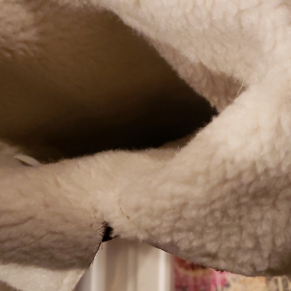 Tall linned suede boots - Picture 4 of 6